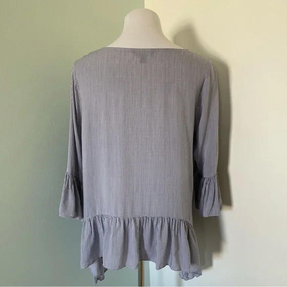 Simply Vera Wang Women’s Asymmetrical Blue Striped Blouse Size M - Picture 8 of 13